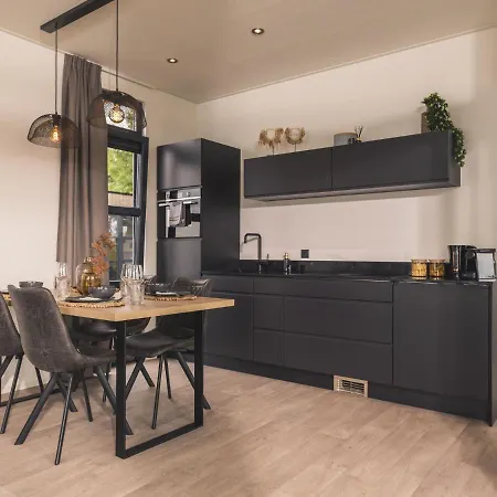 Luxurious Holiday On The Water In The Betuwe