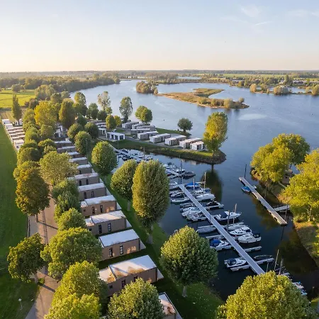 Luxurious Holiday On The Water In The Betuwe * Maurik