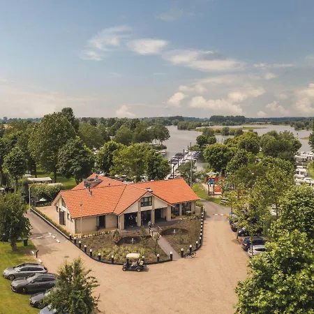 Luxurious Holiday On The Water In The Betuwe